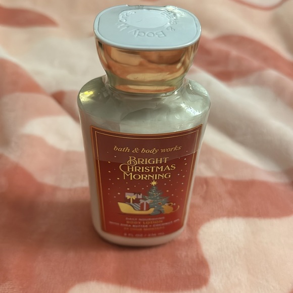 Bath & Body Works Bright Christmas Morning Body Lotion 🎄 - Picture 6 of 6
